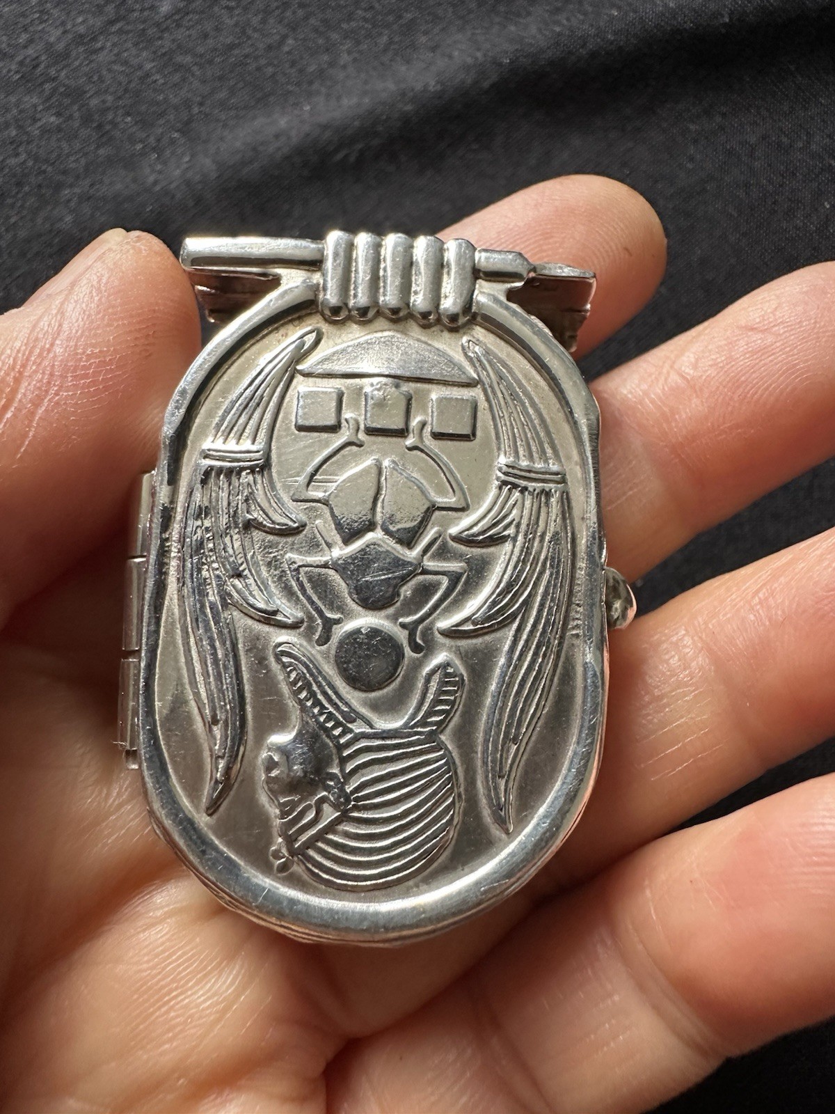 Antique Egyptian Mark Silver Revival King Scarab Embossed Pill Box – 4cm 29.6g