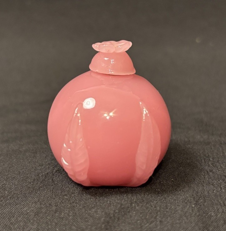 Chinese Vintage Pink Carved Peking Glass Moon Leafs Flower Snuff Bottle RARE