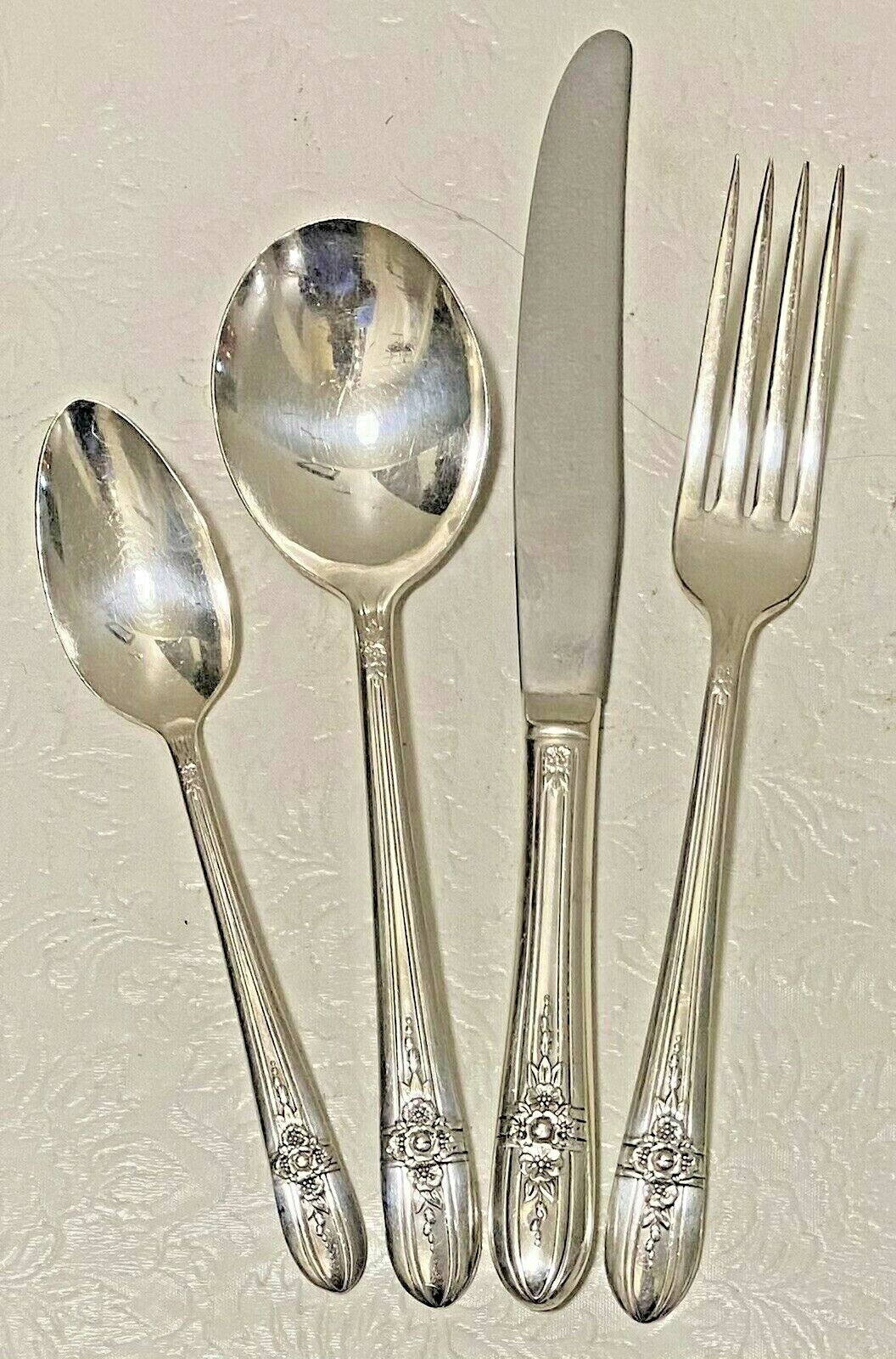 WM ROGERS MFG. CO EXTRA PLATE ORIGINAL ROGERS SILVERWARE 1941 Flatware 4 Pieces