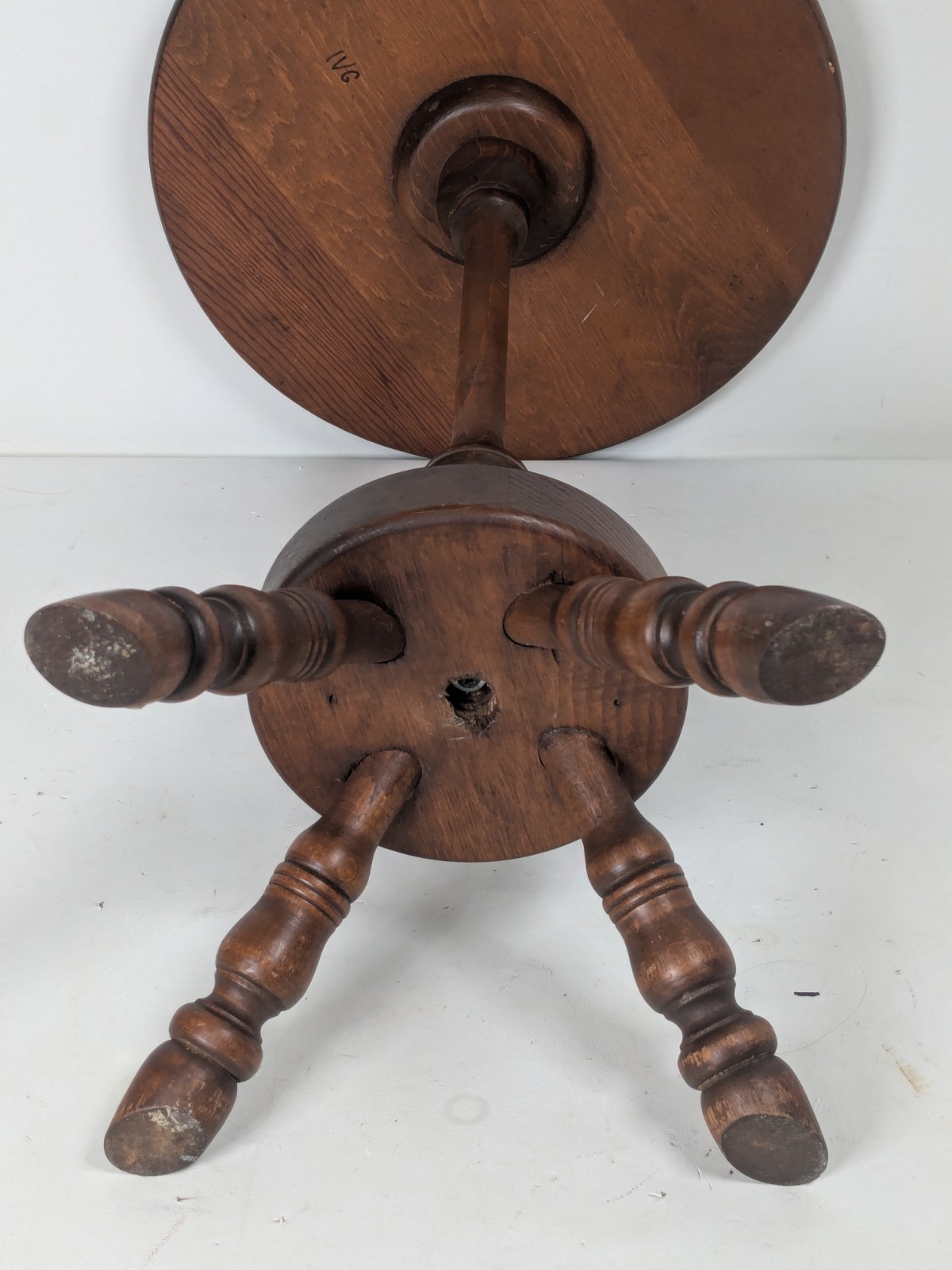Solid Wood Stand Plant/Wine Candle Stick 22.5″ Vintage Pedestal Table