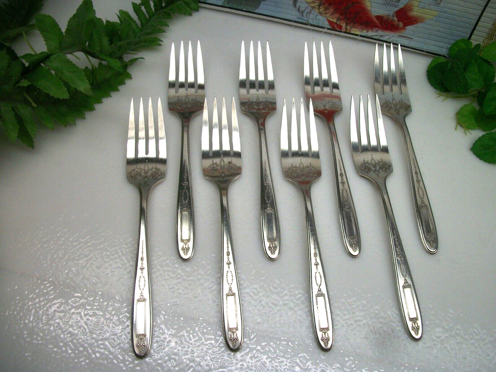 8 Oneida Community Silver GROSVENOR Silverplate 6 1/8″ Salad Forks 1921
