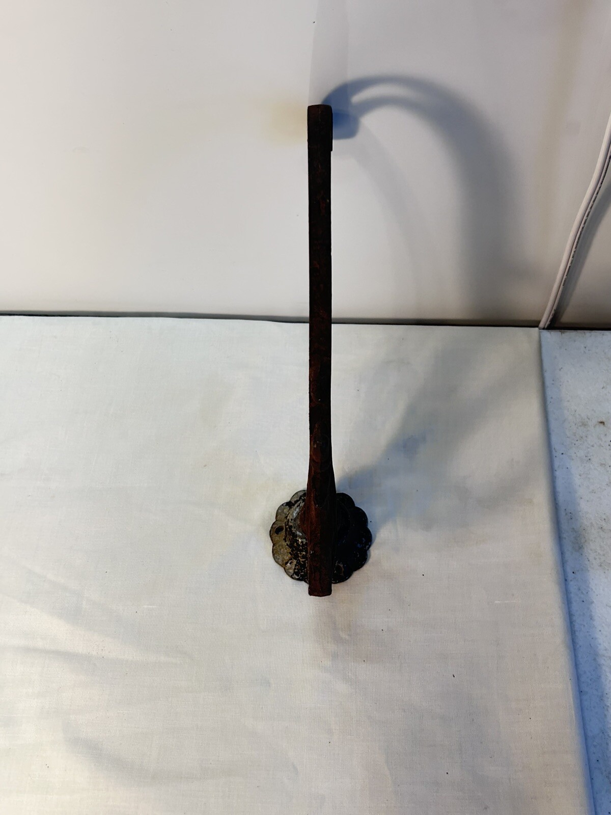 Rusty Cast Iron Hook ? Farmhouse decor