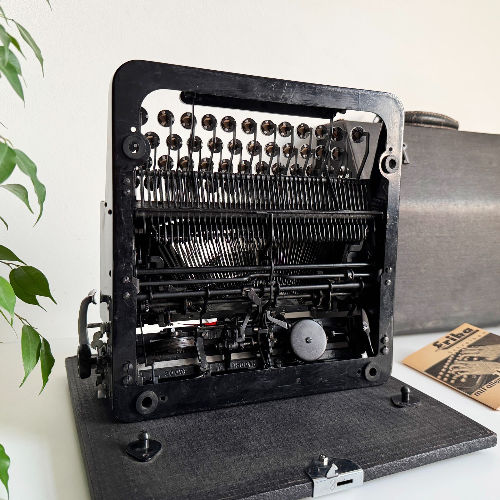 Erika 5 Typewriter | 1930s | Working | Serviced | UPS 3-Day to US/CAN