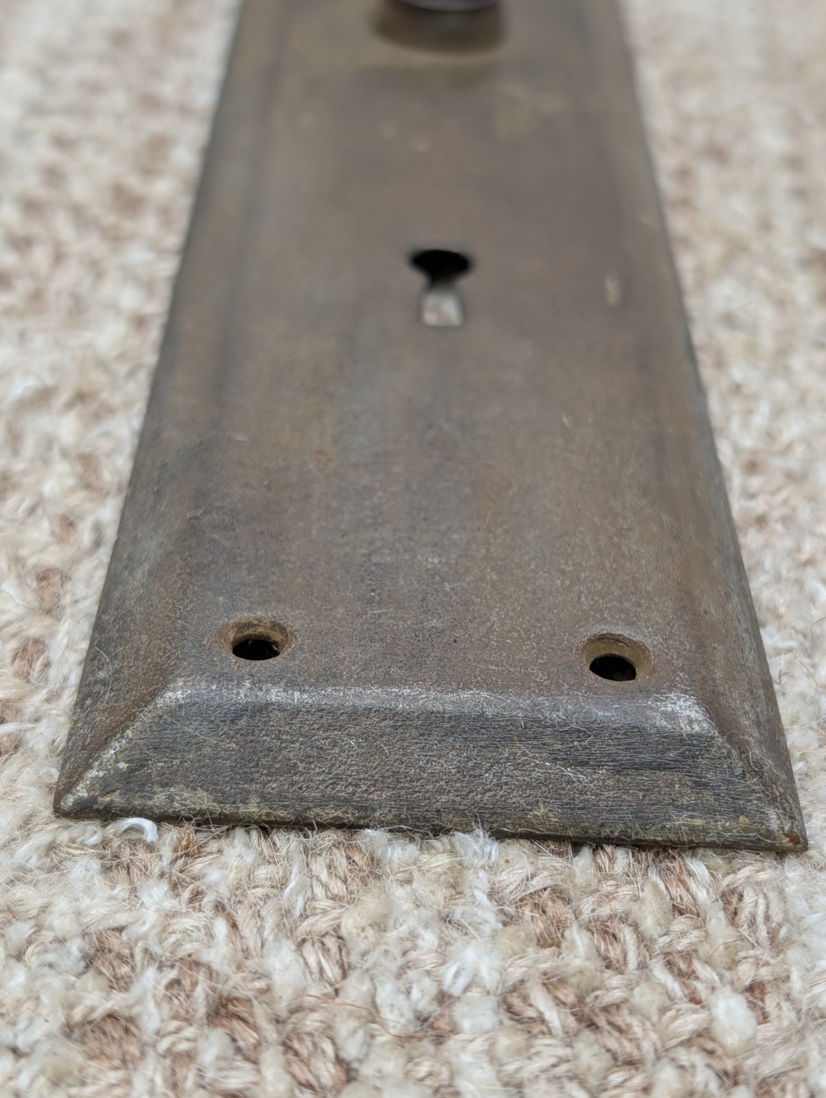2 3/4″ x 10 7/16″ Antique Brass Plated Stamped Steel Door Knob Plate