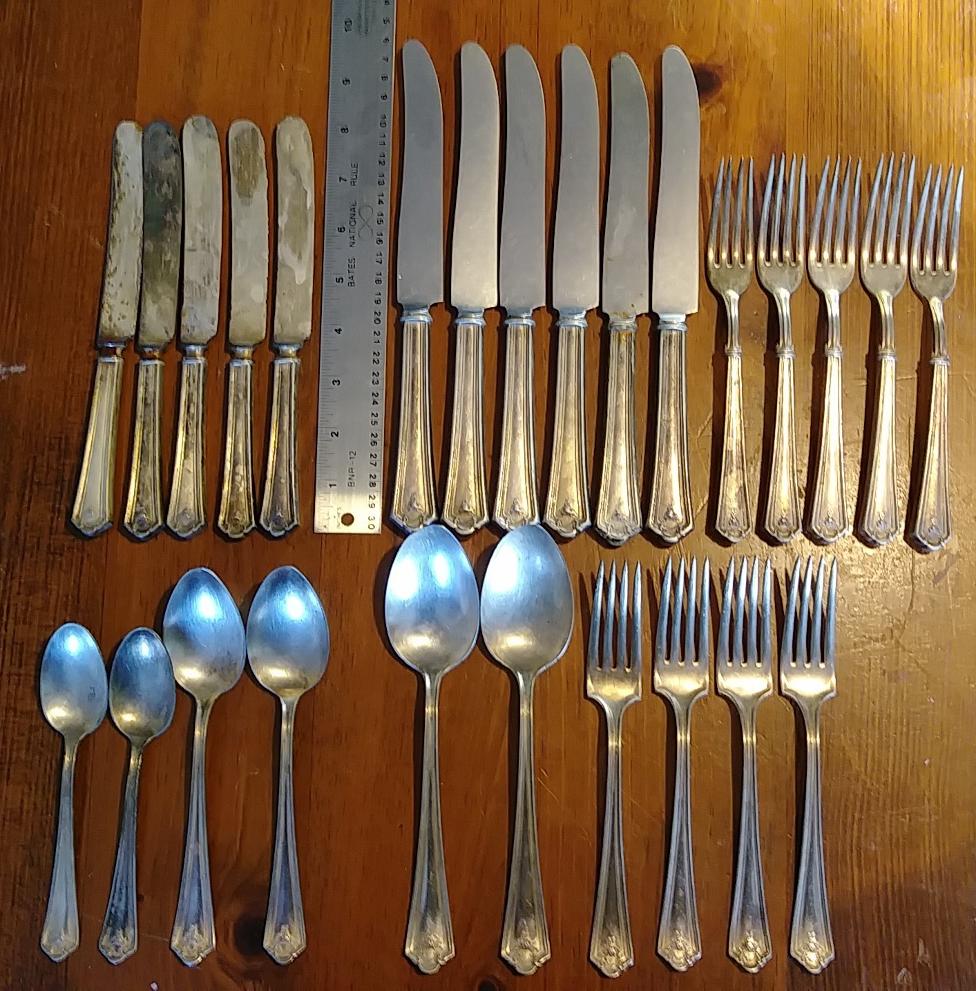 Lot 26 Silverware International Wm Rogers ASHLAND knife fork spoon flatware 1914