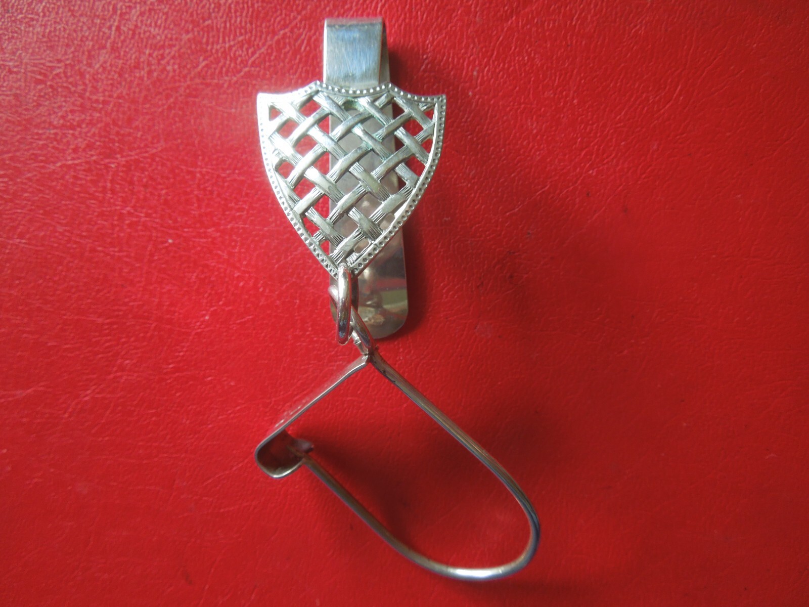 J6337 ANTIQUE DUTCH 833 SILVER CHATELAINE CLIP KNITTING/SEWING See Description