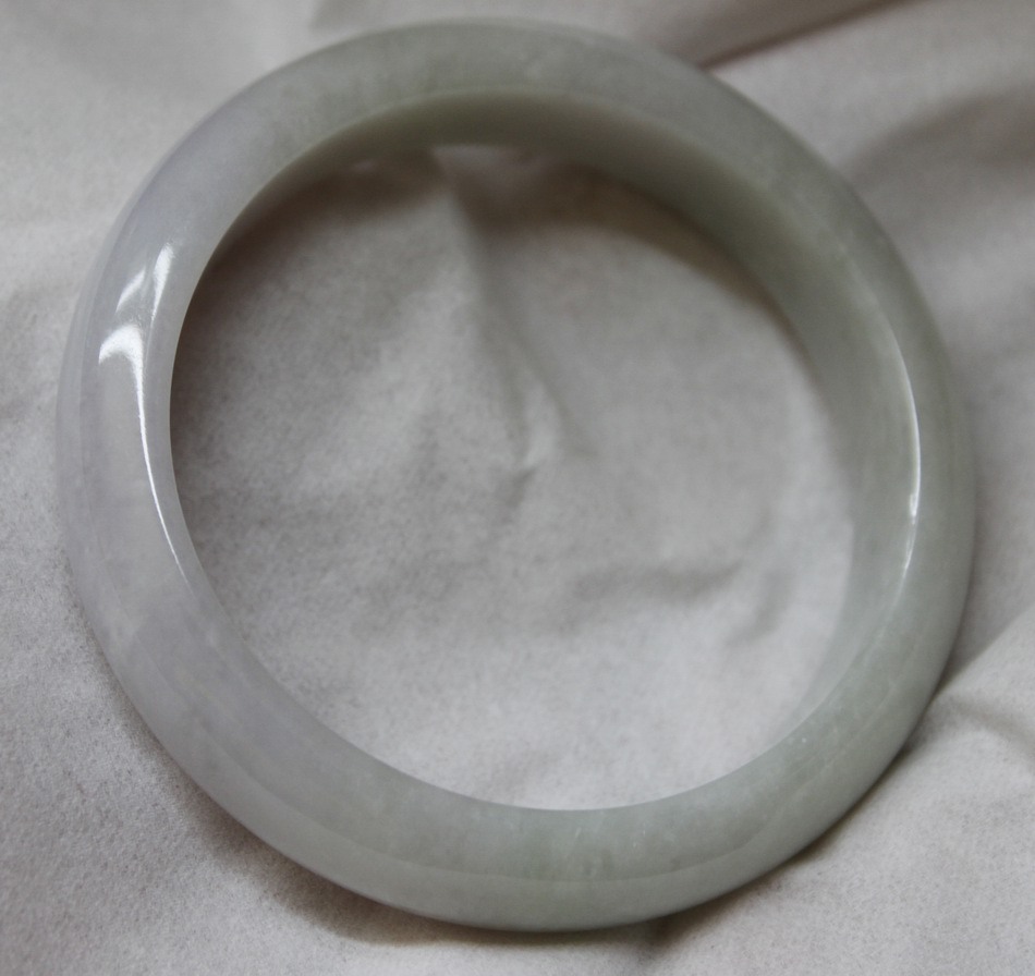 Certified Natural Jade Grade A Beautiful Light Lavender Chinese Jadeite Bangle