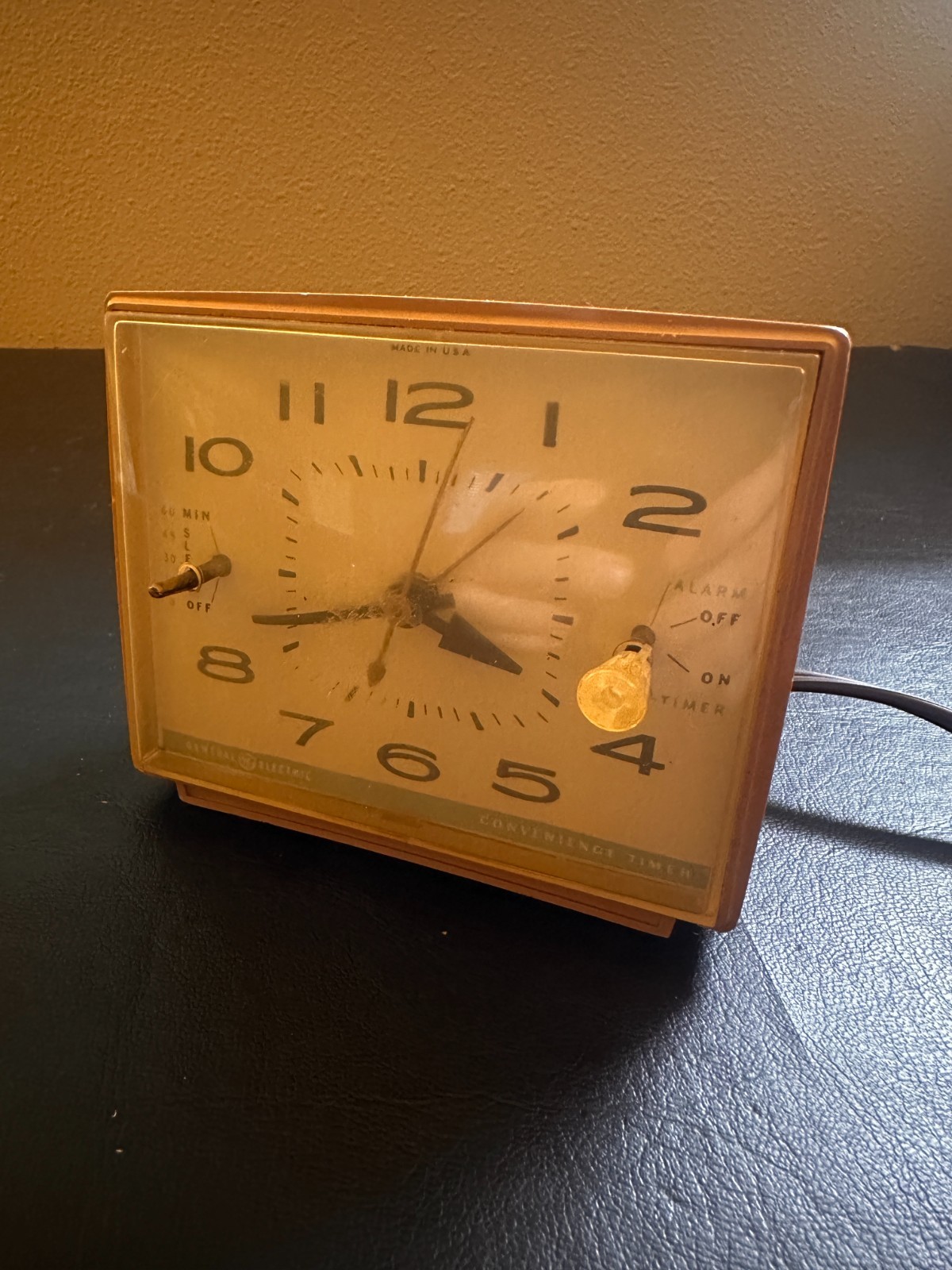 Vintage General Electric Convenience Clock & Timer Model 8109 [Tested – USA MADE