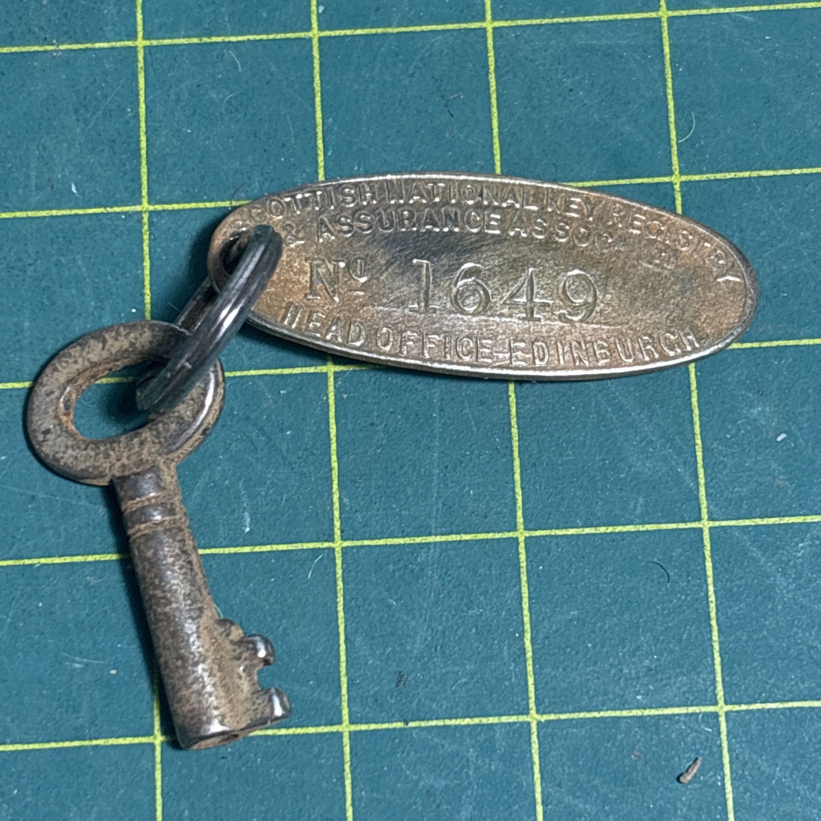 REWARD KEYRING / Tag Shrewsbury Scottish National Key Registry 5/- ref.1649