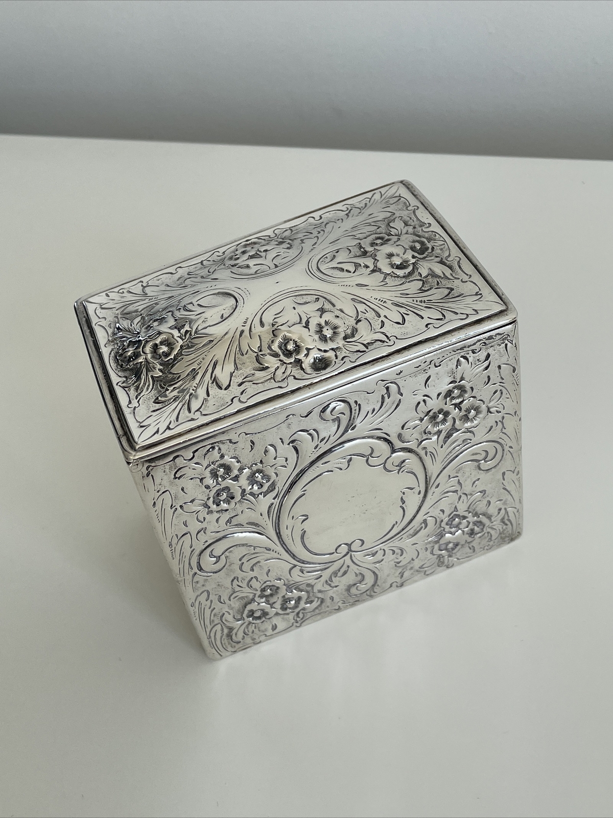 Stunning Silver Victorian Hinged Tea Caddy -Hallmarked London 1852 – 295g Weight