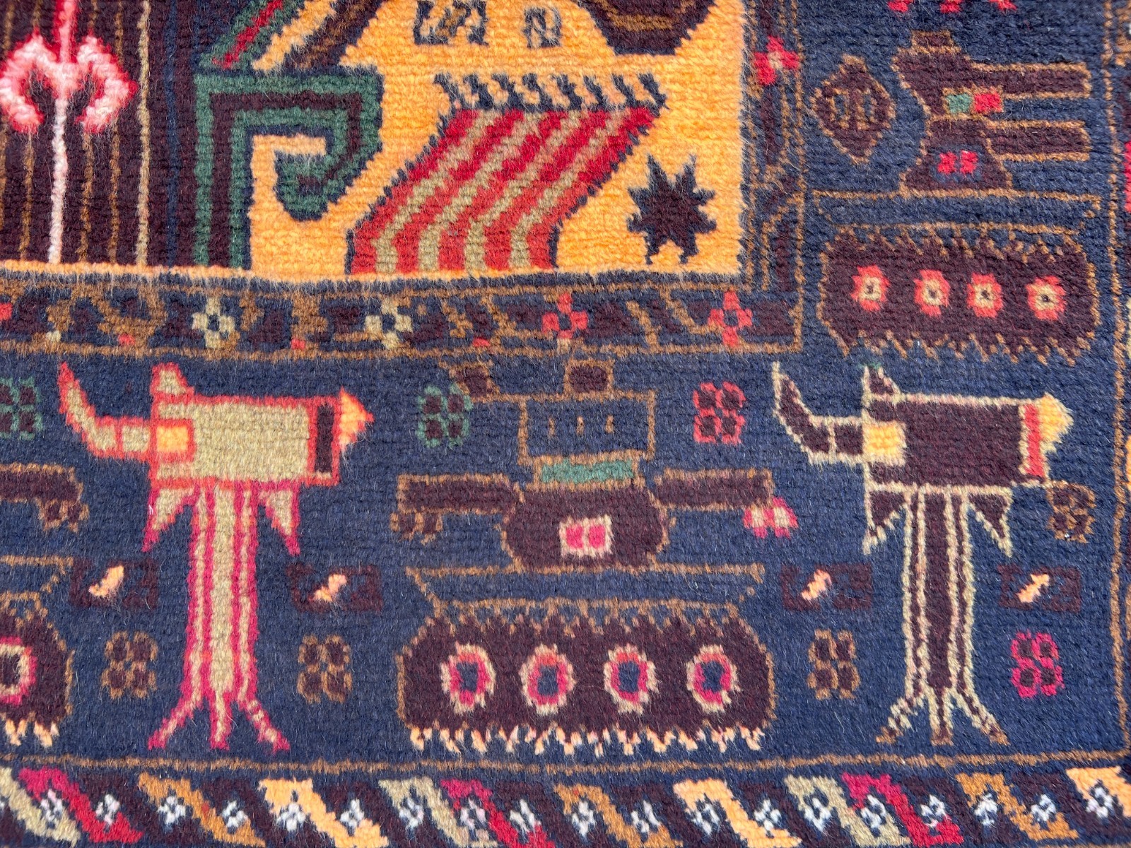 7’3 X 3’8 ft Vintage Gorgeous Tank Top Soviet War Carpet