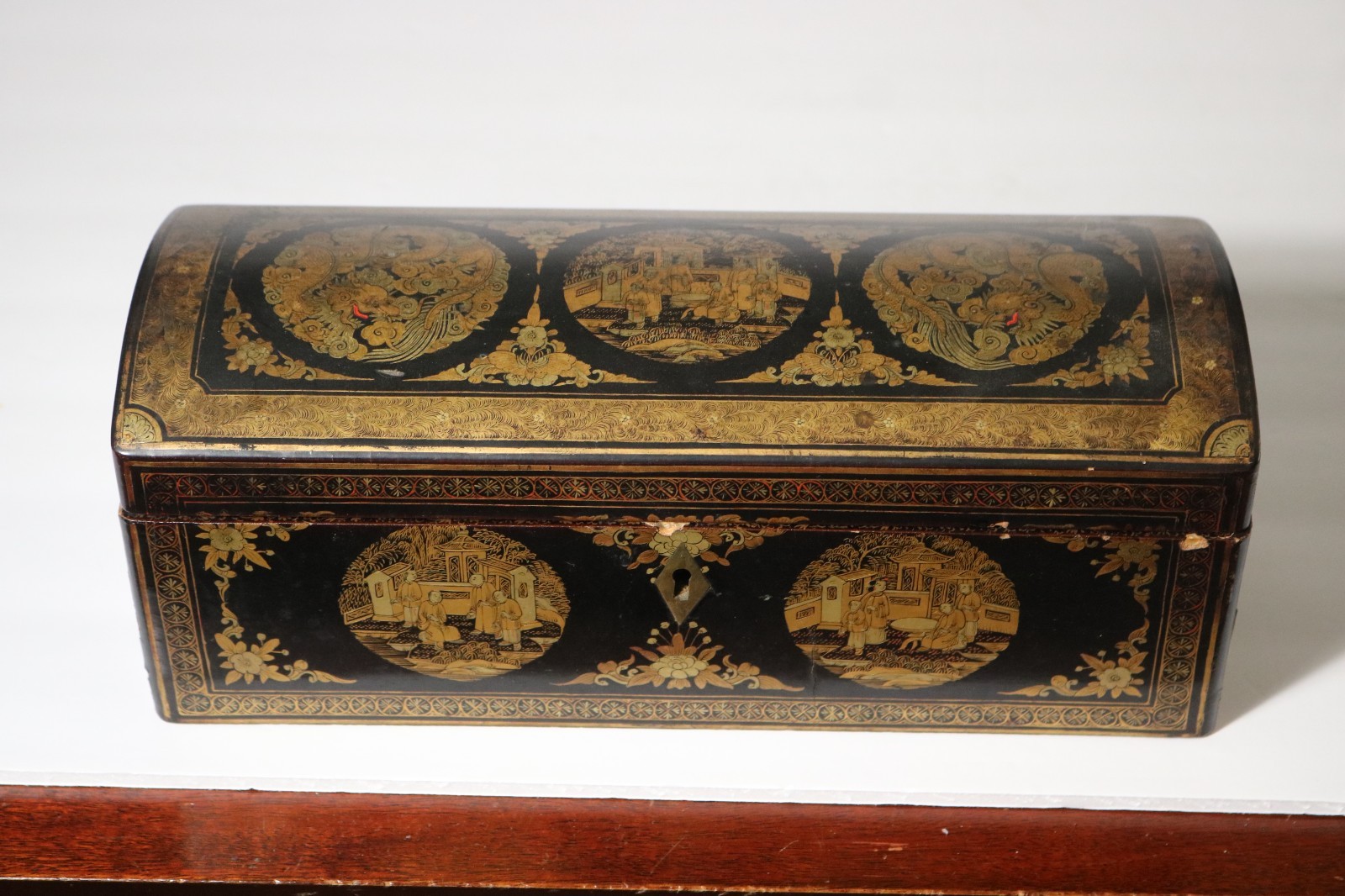 ANTIQUE 19THC CHINESE BLACK LACQUER JEWELRY SEWING BOX w DRAGONS Finely Detailed