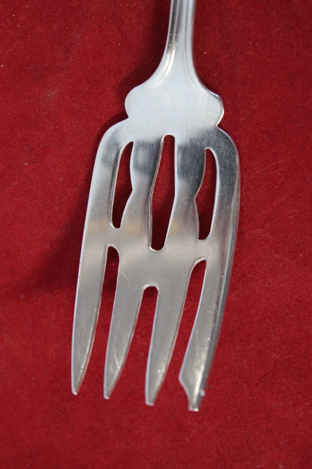 Dixie by Manchester 5-7/8″ Desert Fork (1910) “S” Monogram ~21g