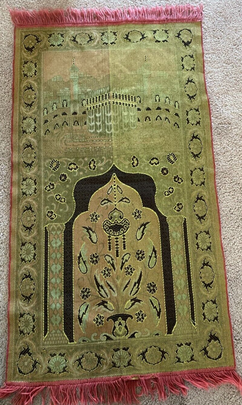ANTIQUE SMALL ORIENTAL RUG 46′ x 26 1/2″ APPROX