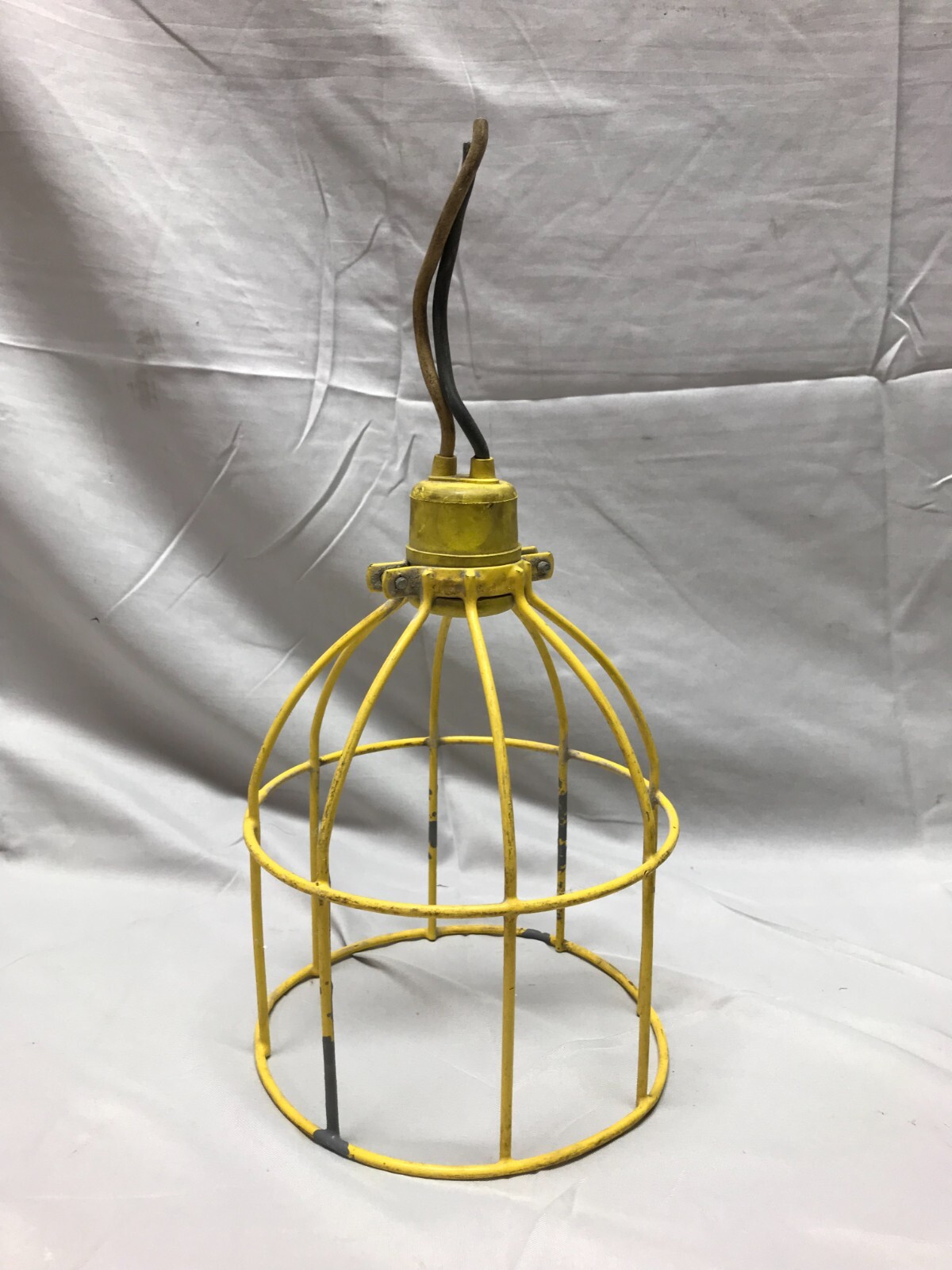 Single Yellow One Industrial Wire Work Light Shop Fixture Old VTG 896-23B