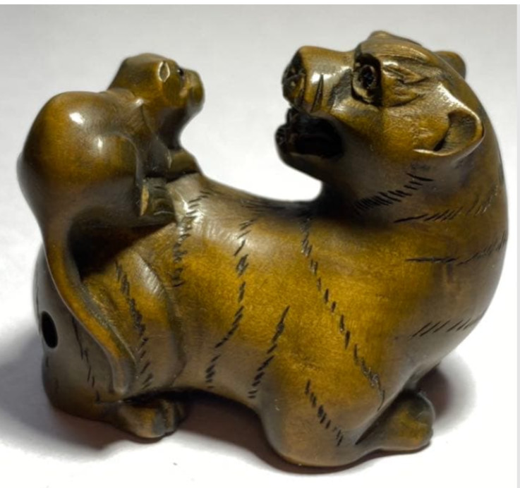 Netsuke Antique Tiger netsuke Japanese Hand carved Wood inro Edo Era from japan