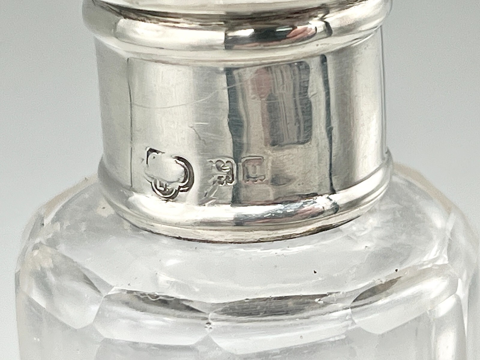 GEORGE V DRESSING TABLE POT w/ SILVER LID, GOLDSMITHS & SILVERSMITHS, B’HAM 1919