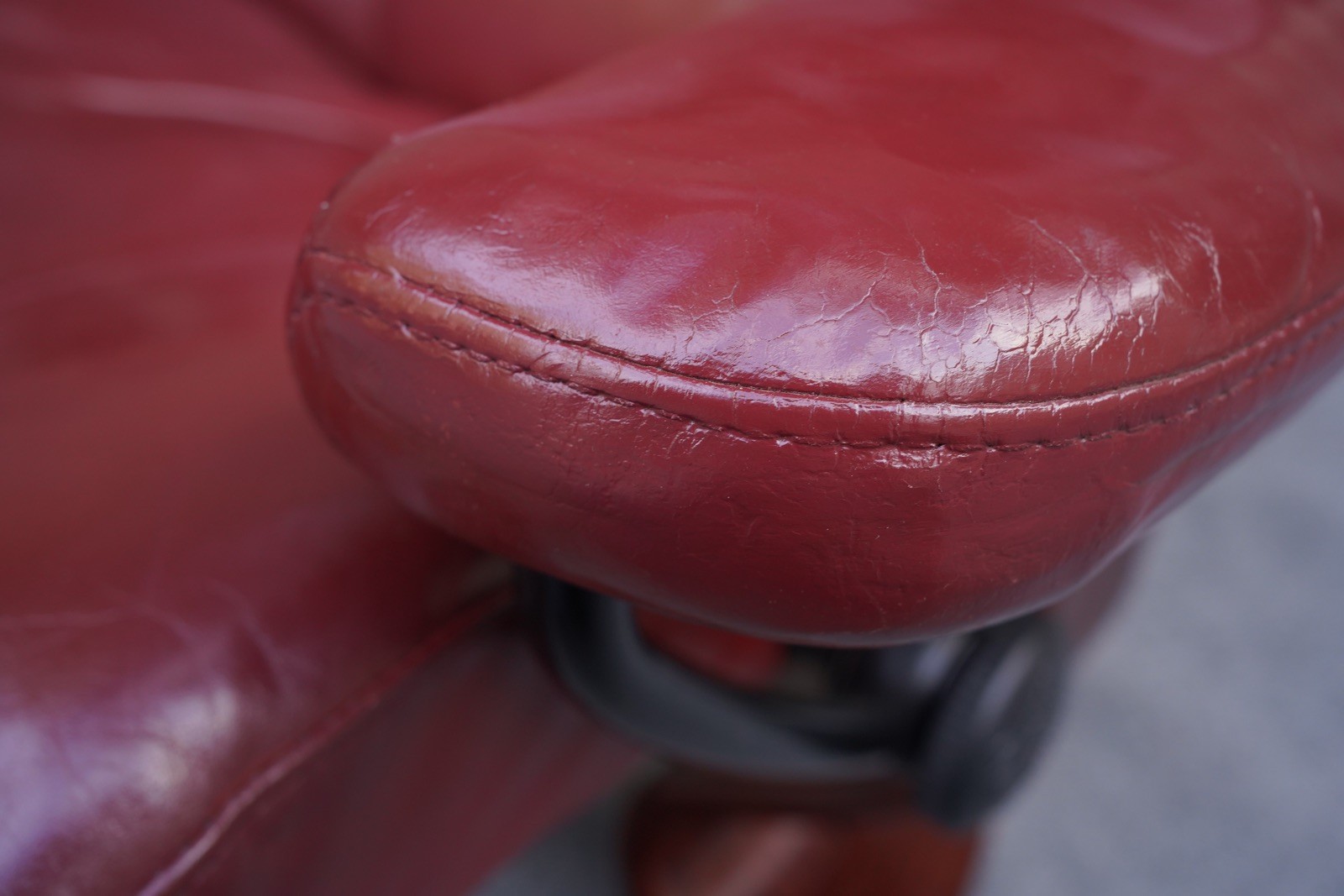 Danish Modern Ekornes Stressless Large Eagle Classic Recliner Chair & Ottoman