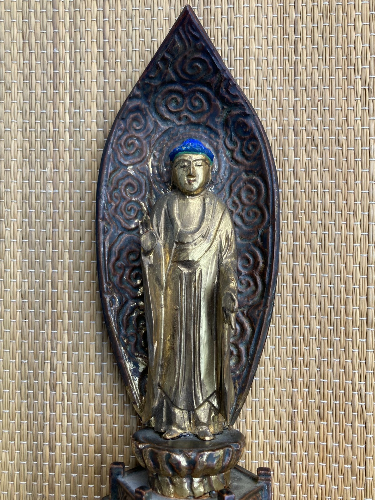 Gilt 10-1/2″ 27cm Old Buddah lotus leaf Sculpture From Japan