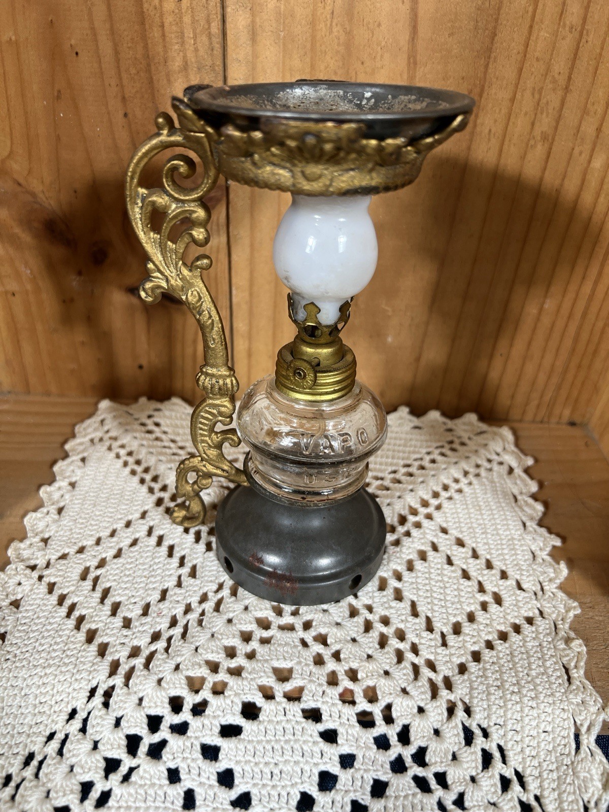 ANTIQUE VAPO-CRESOLENE VAPORIZER KEROSENE OIL LAMP W/BOX