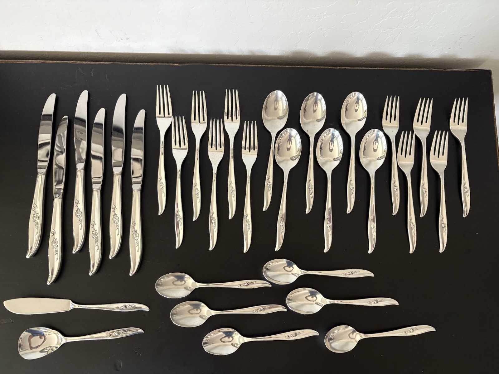 Magic Rose Pattern 1847 Rogers Bros Silverplate flatware and storage chest