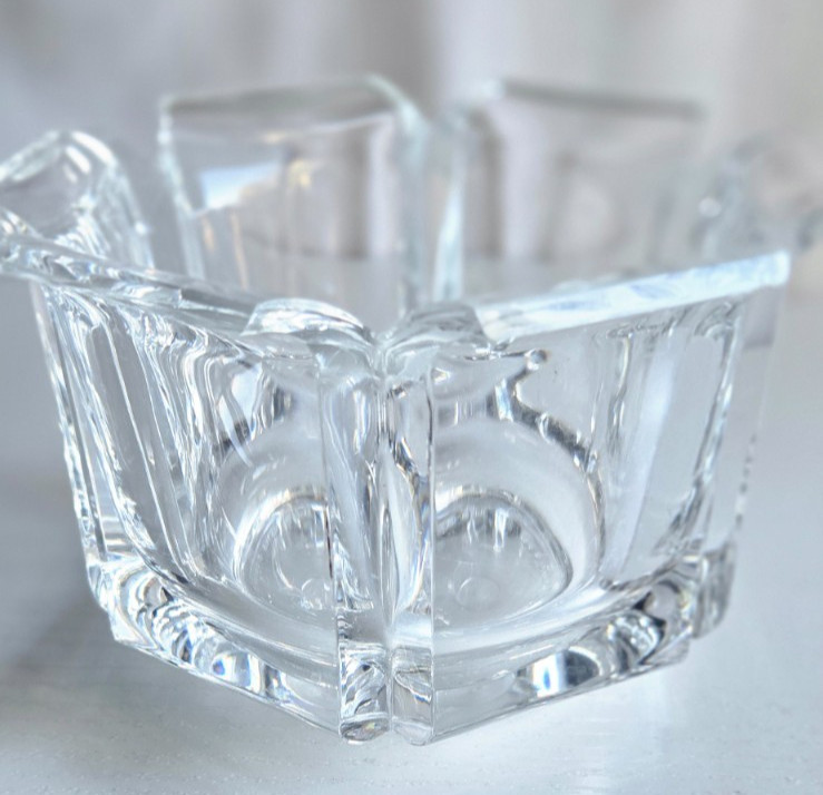 VTG MCM Lucite Grsinware 6-Petal Bowl Model #GW348 Pat Pending Made in Taiwan