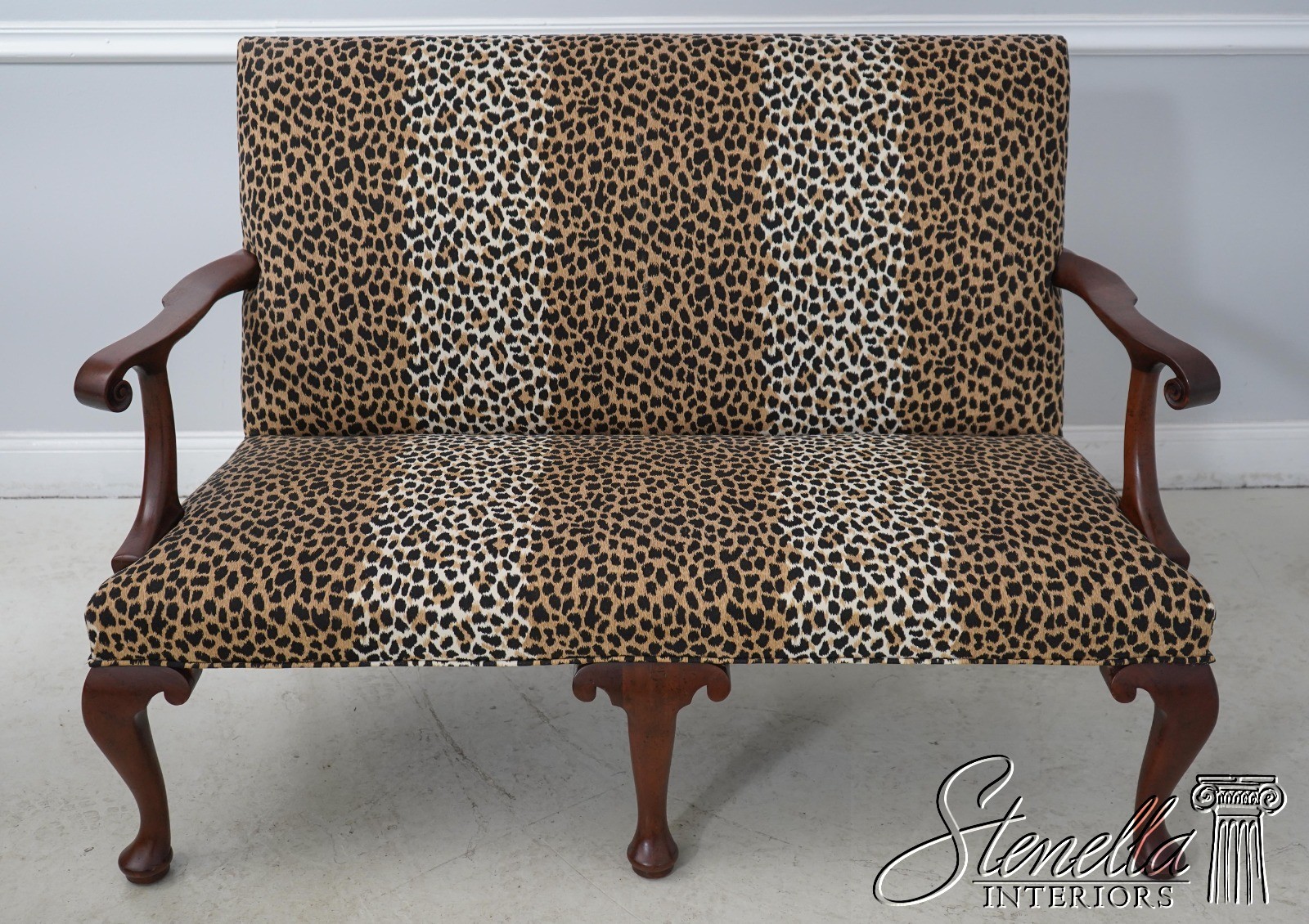 61316: KITTINGER Colonial Williamsburg CW-154 Mahogany Settee Loveseat