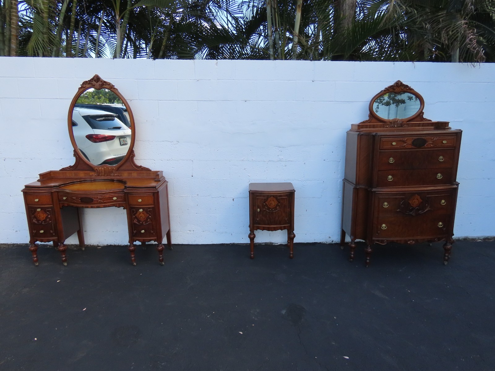 Early 1900s Carved Inlay Vanity Makeup Table 6611