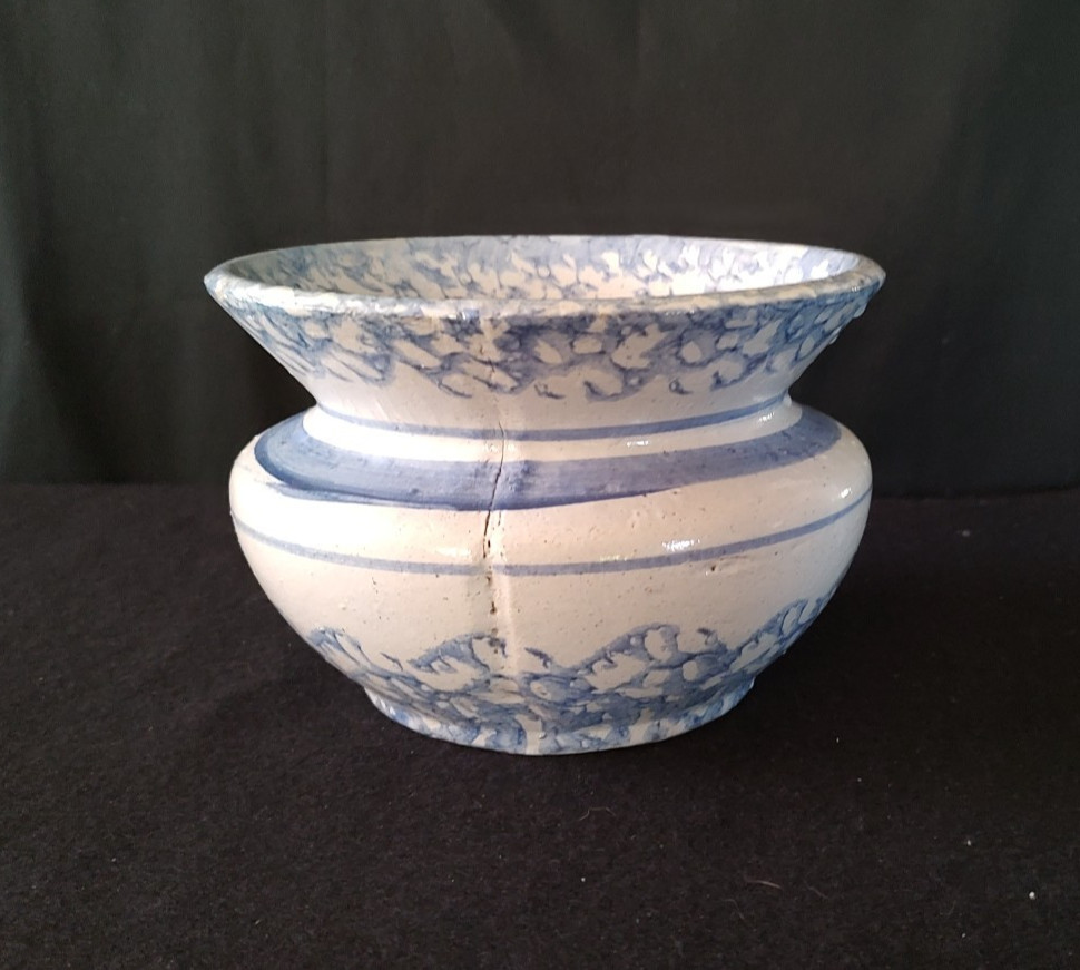Vintage Blue and White Stoneware Spongeware Spittoon Cuspidor Stoneware – AS-IS