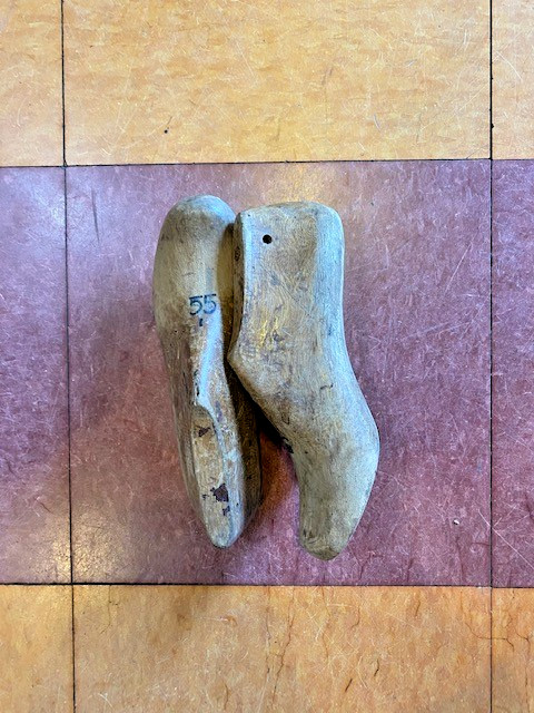 vintage women’s wooden shoe lasts size 5.5 circa 1960’s private collection