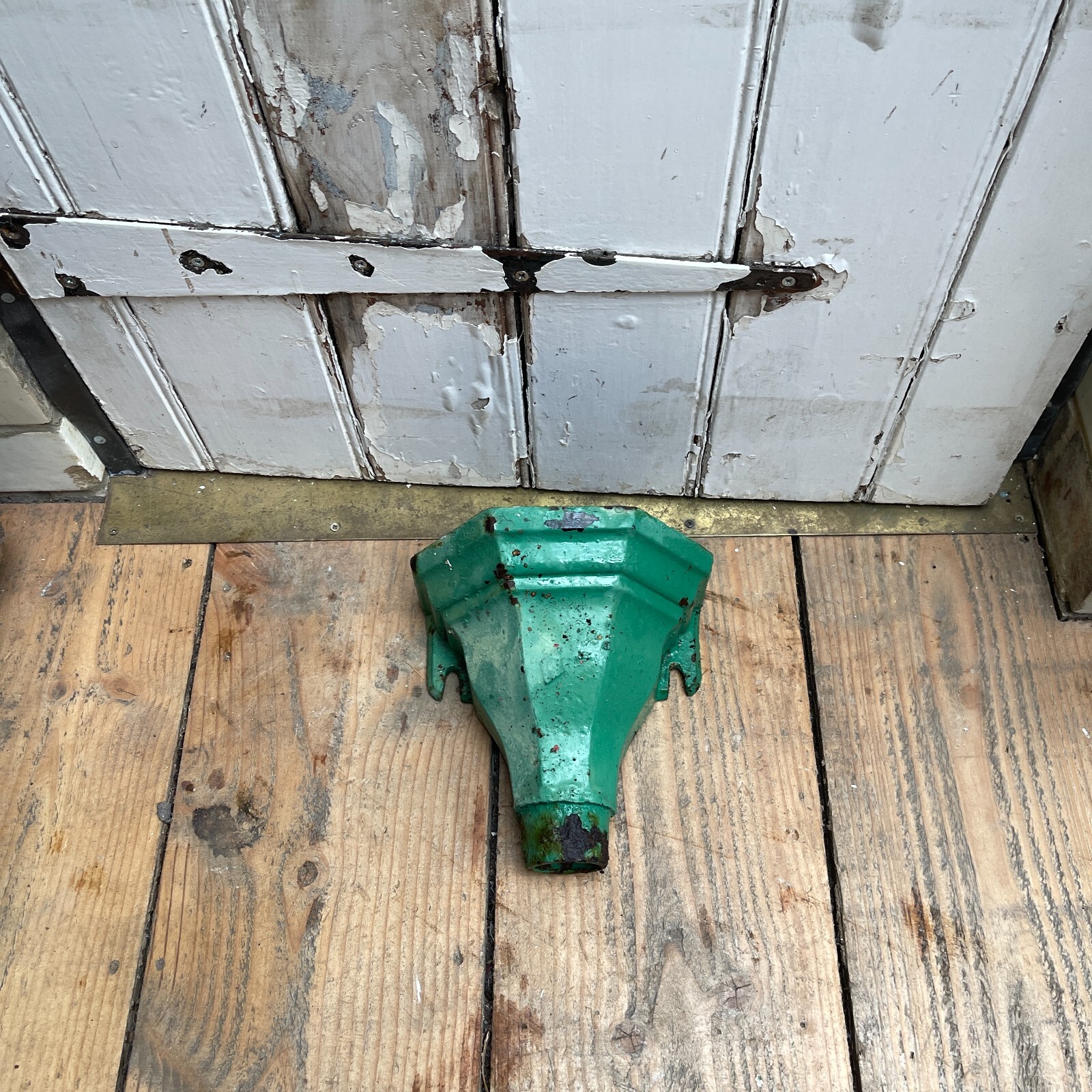 Small antique cast iron green rain hopper