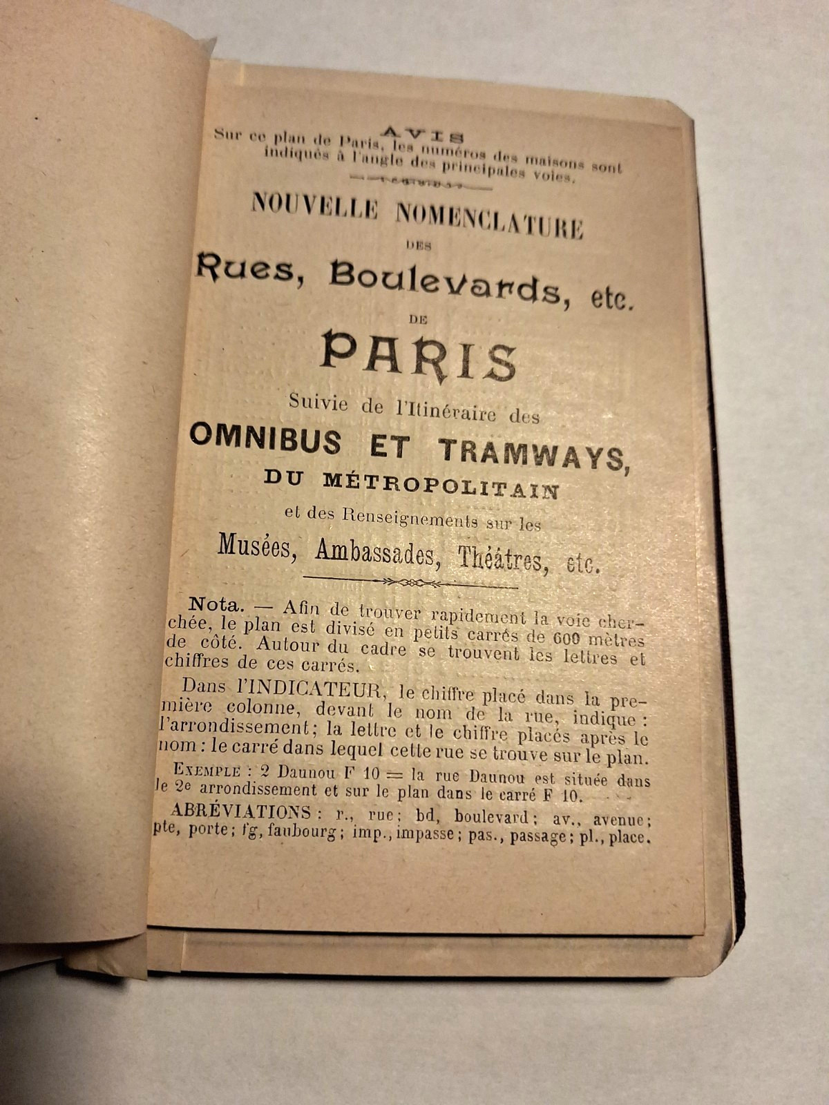 C1908 Plan De Paris par Arrondiiement Maps of Paris for tourists great condition
