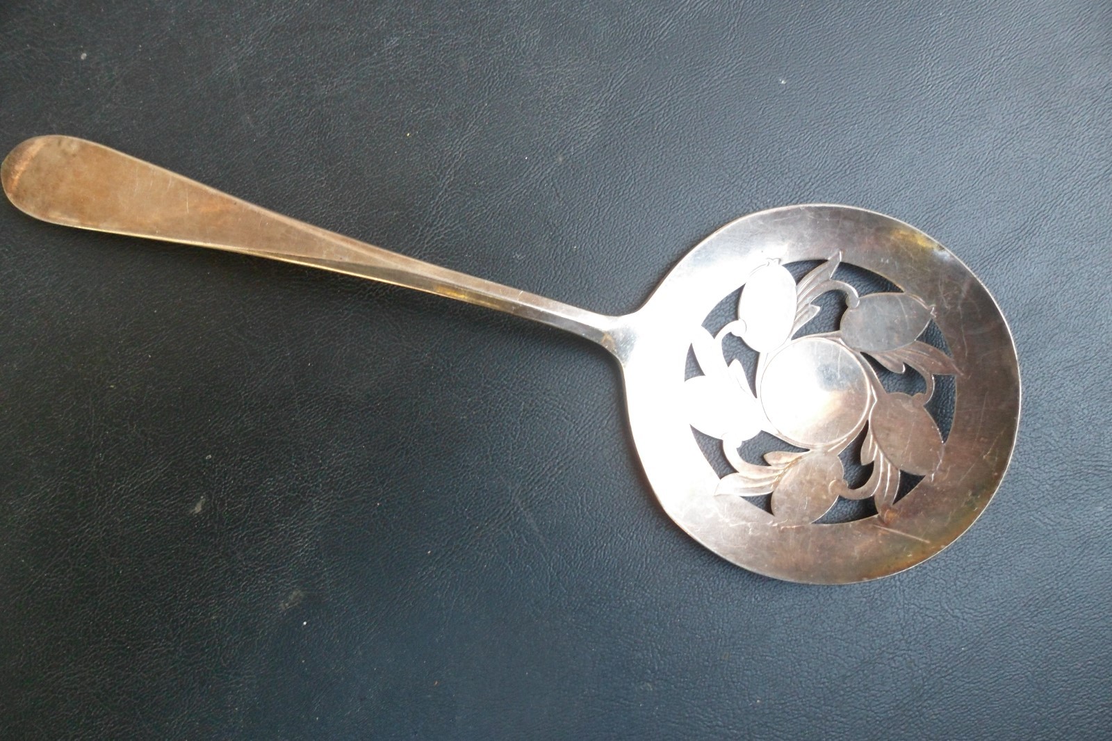 International Silver Co. Tomato Spoon / IS Original Rogers / 7.5″ Long