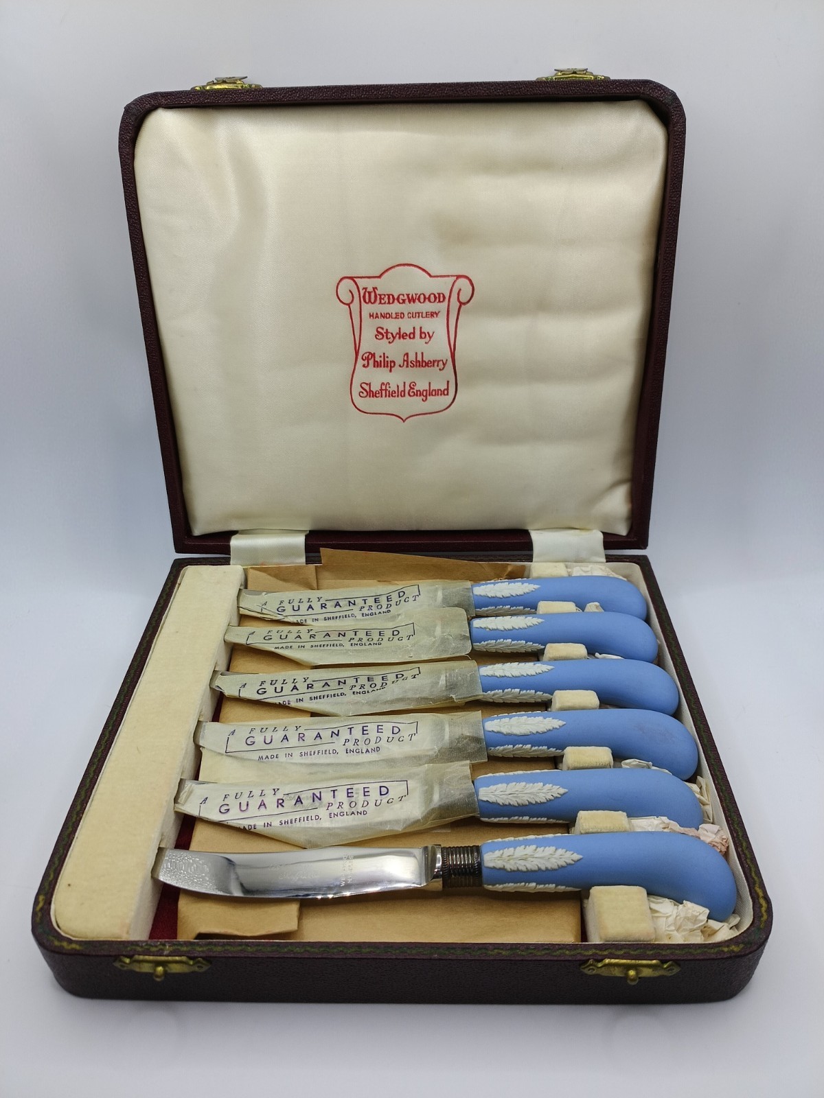 Antique Wedgwood Set of 6 Cased Philip Ashberry & sons cutlery set