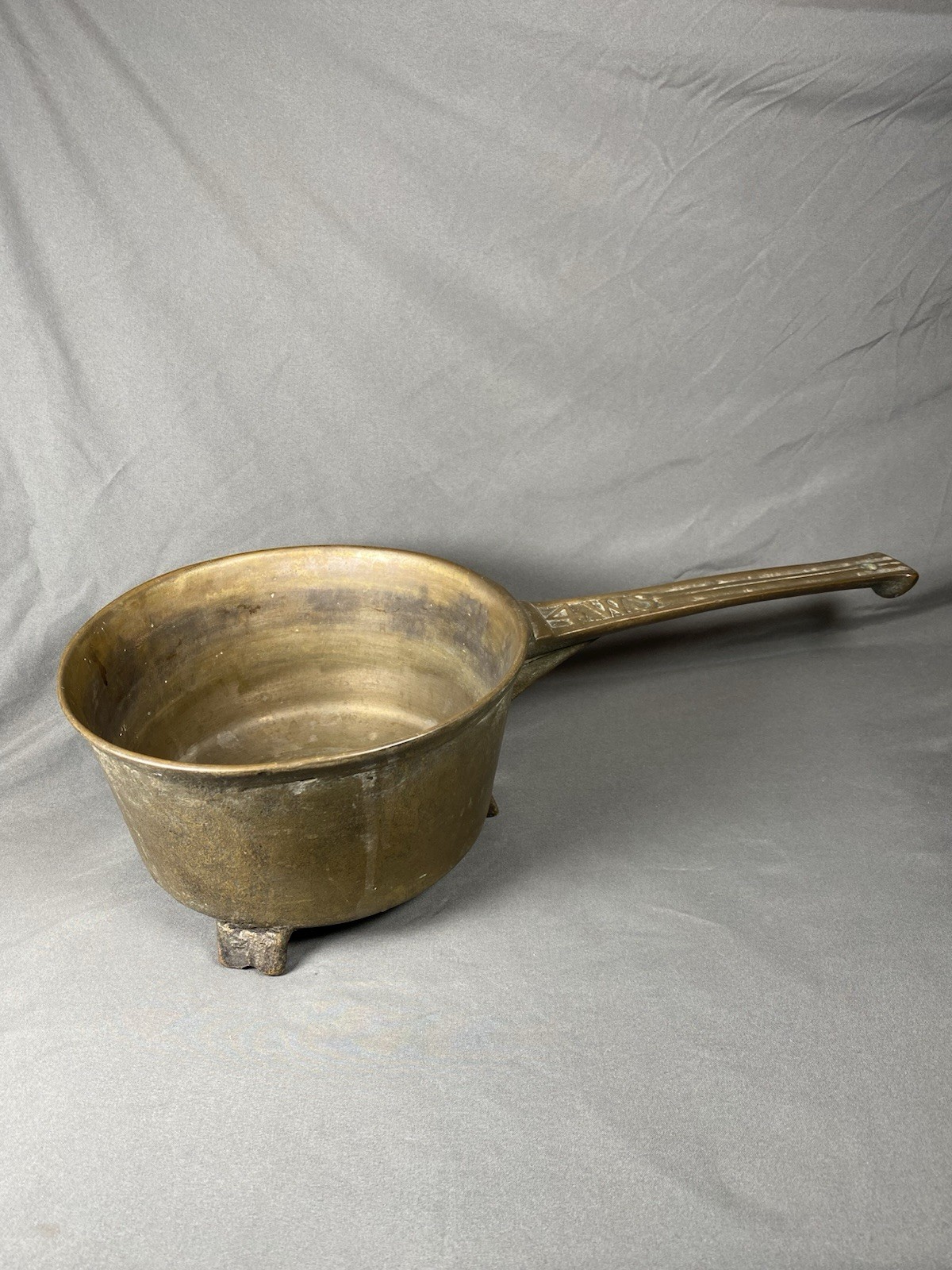 ANTIQUE 17TH 18TH C CAST BRONZE FOOTED POSNET COOKING POT W/ FOUNDRY MARK *READ