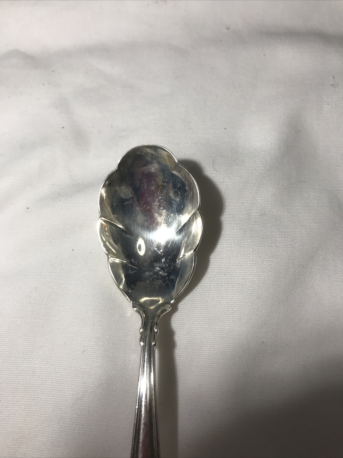 International Deep Silver ~ Wakefield Pattern Sugar Spoon c.1965 5 7/8″