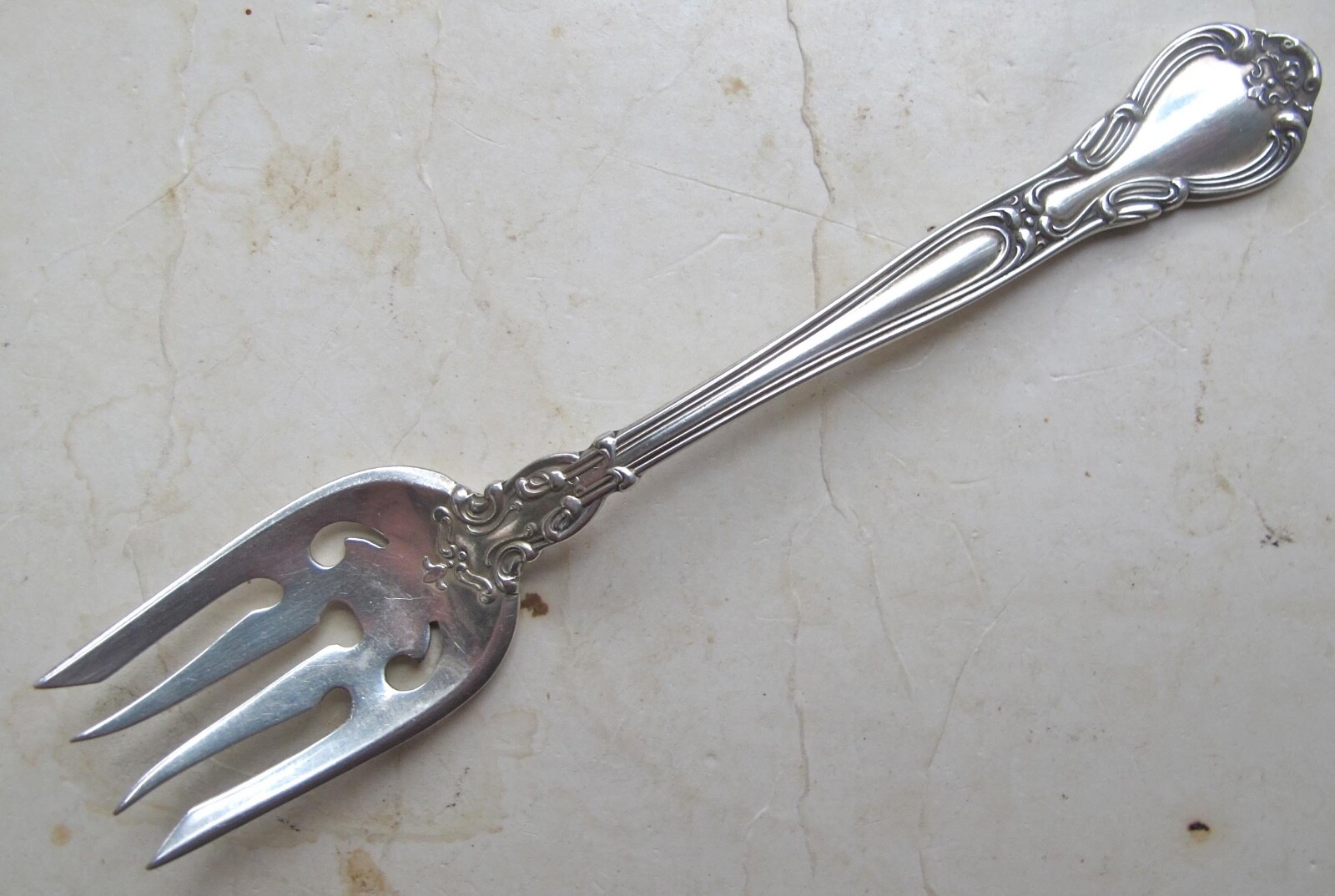 Gorham CHANTILLY Sterling RAMEKIN FORK 4 3/4″/ 2 Piercings/NO MONOGRAM