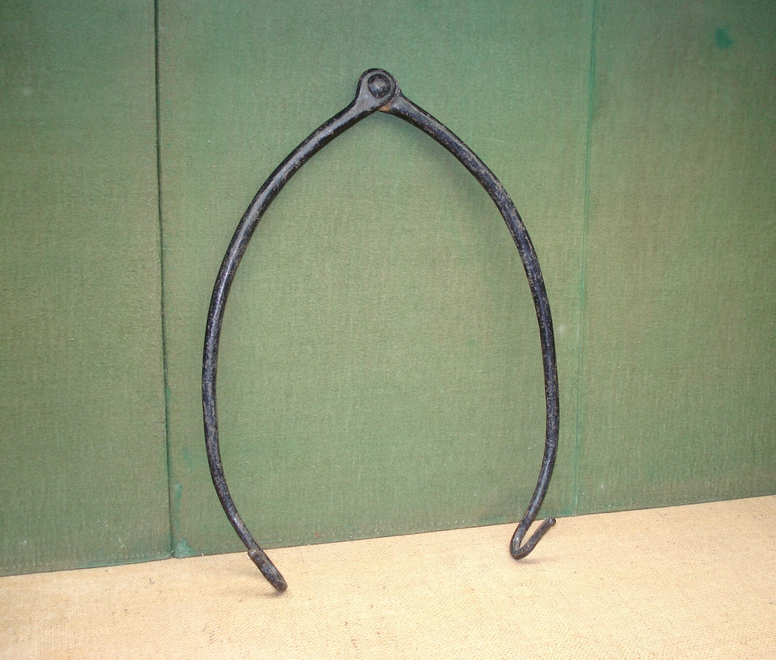 ANTIQUE WISHBONE TYPE POT KETTLE HANGER FIREPLACE HEARTH HOOK IRON PRIMITIVE