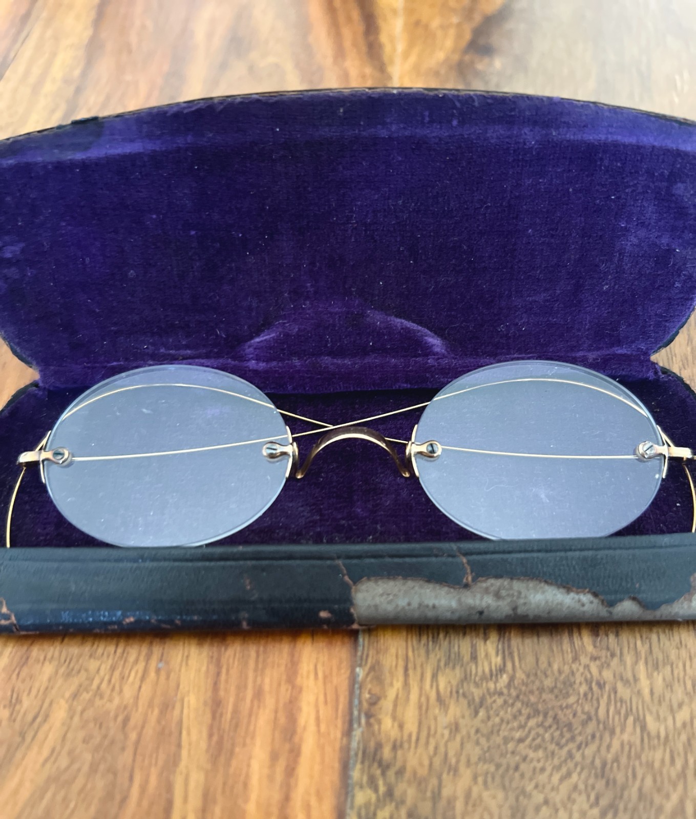 Antique 14K Gold Pince-Nez Eyeglasses w/ Rare Ear Wires & Case Rimless