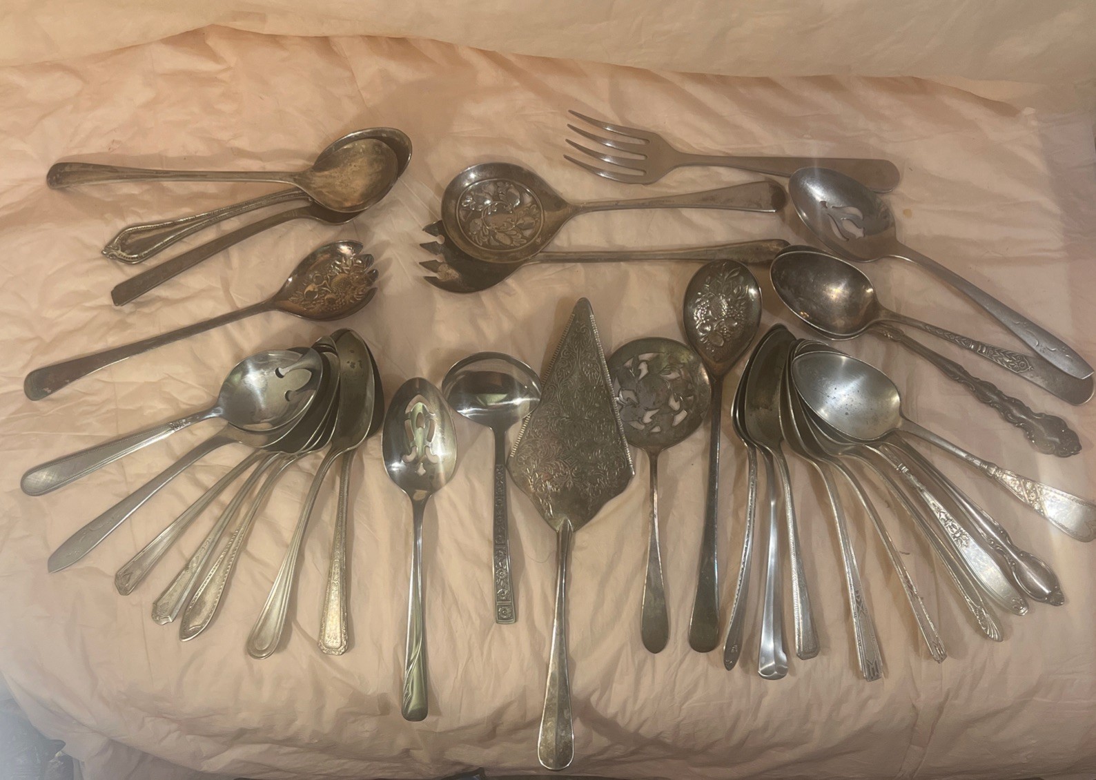Vtg Mixed Lot 31 Pieces SilverPlate & S.S. Serving Utensils Spoons Forks READ