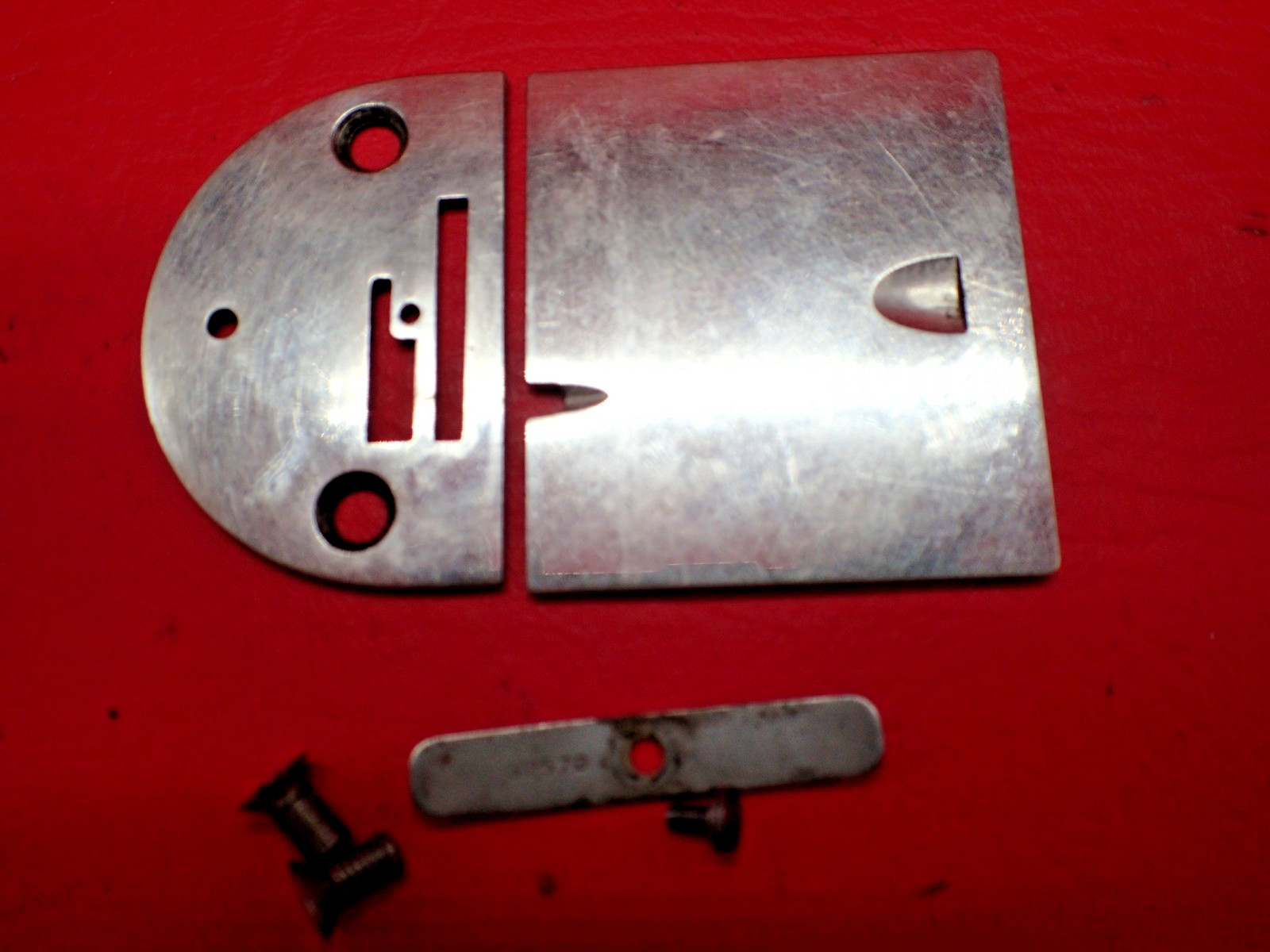 Antique 1924 SINGER 66 RED EYE Sewing Machine Bobbin & Needle Plates w/ Spring 1