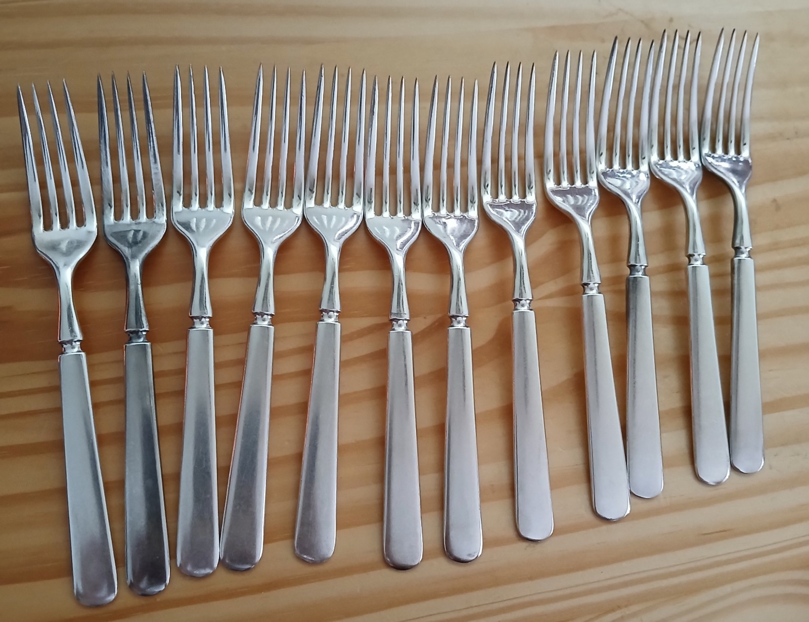Rogers Bros 12 Knives DWT 16