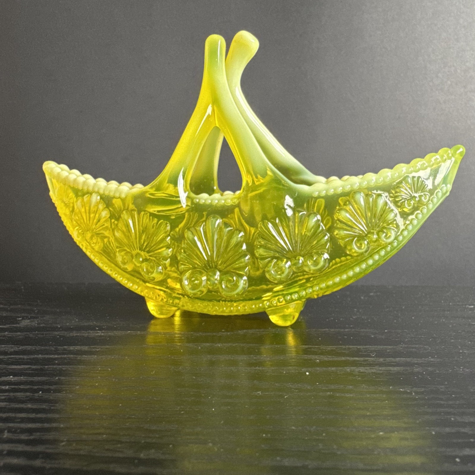 Vaseline Uranium Glass Davidson War of Roses Basket / Boat Pearline WM225
