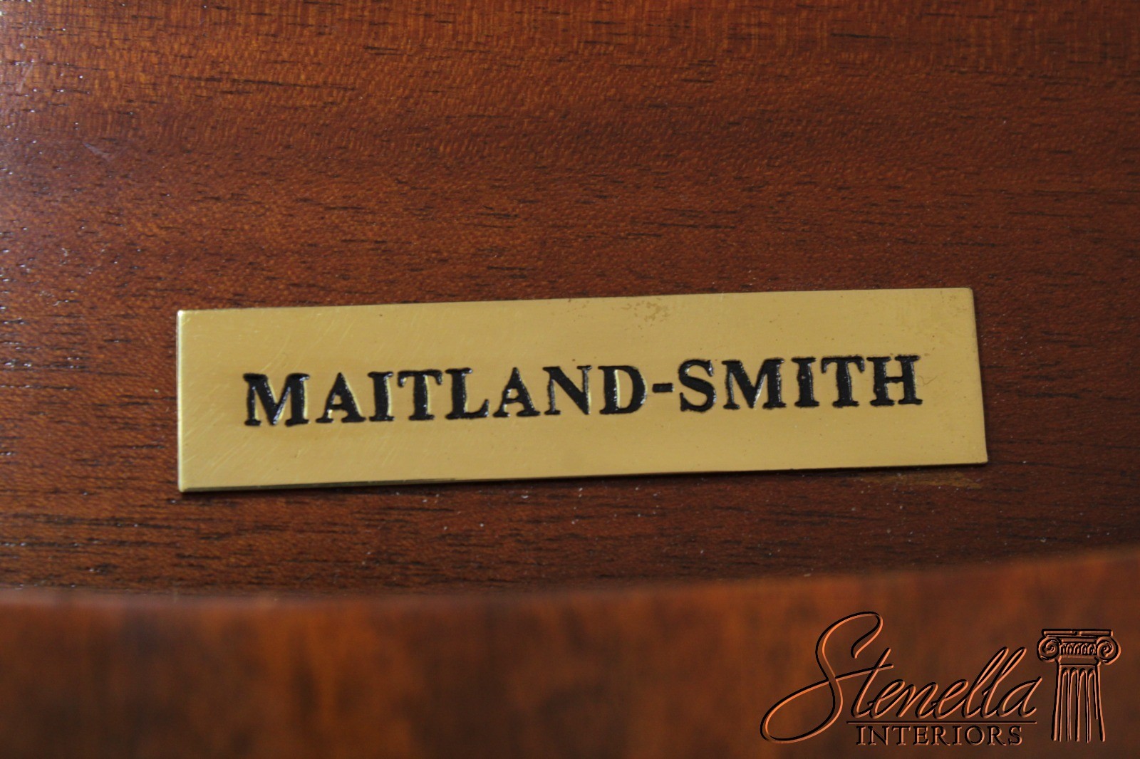 L70388: MAITLAND SMITH Flame Mahogany Federal Style Console Table