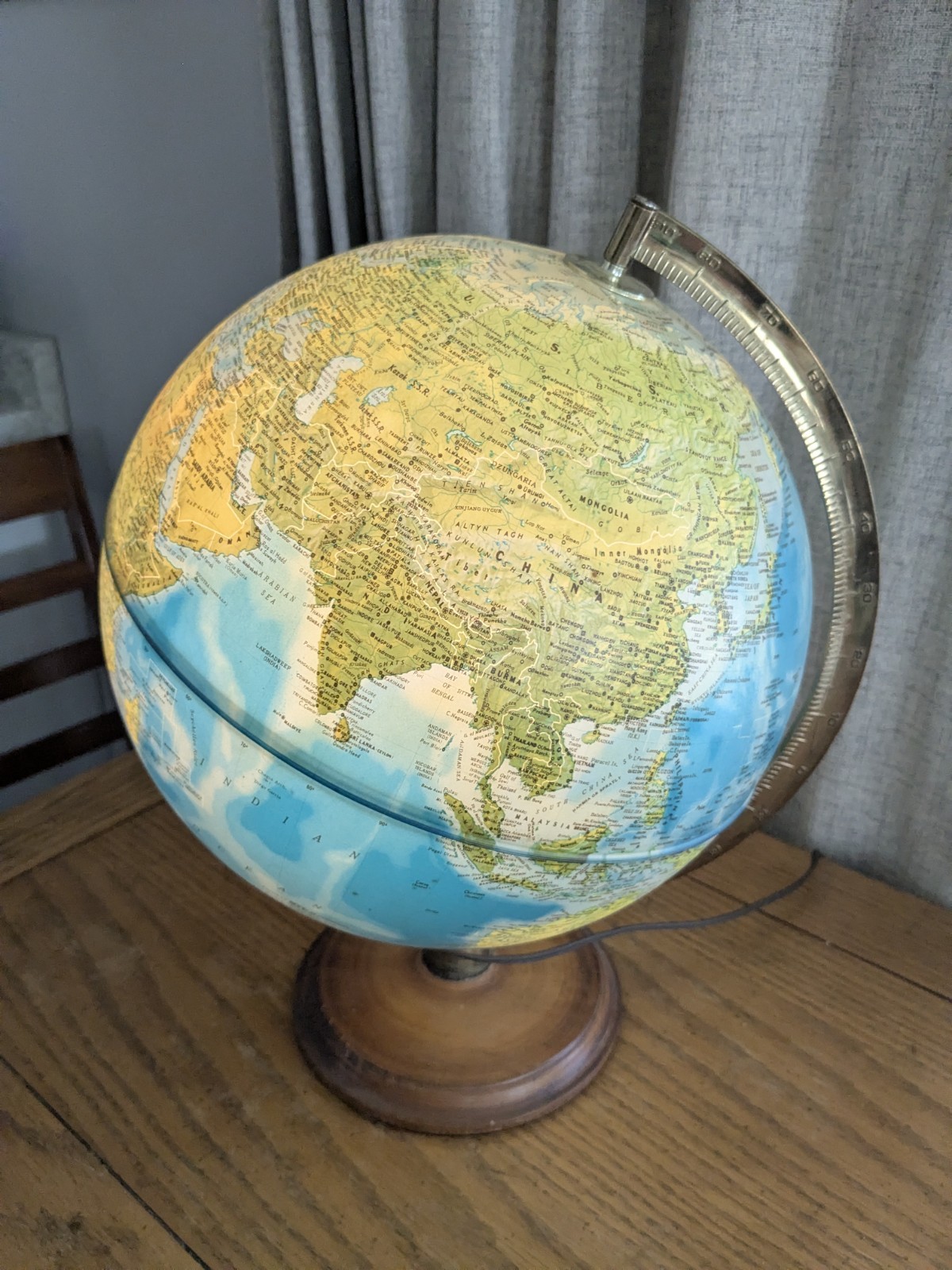 Vintage Heritage World Lighted Globe