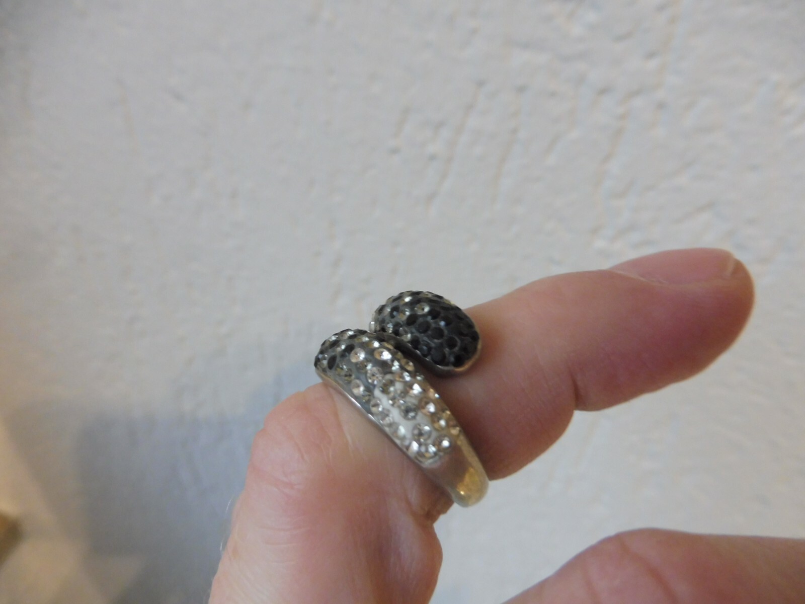 Beautiful Old Ring, 925 Silver With Cut Black And White Stones