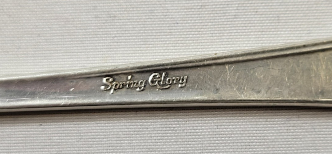 “Spring Glory” Fork -6.50″ International Sterling