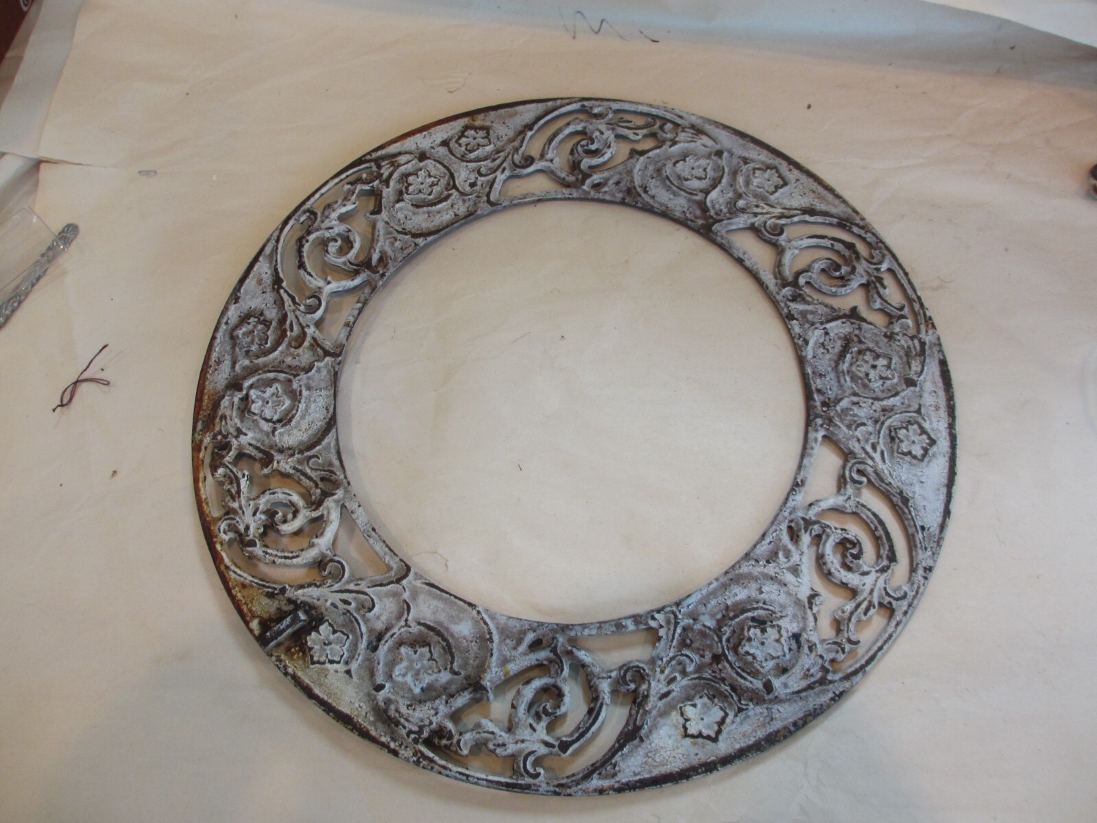 Antique 1890’s Cast Iron Decorative Round Heat Grate Floor Register top only