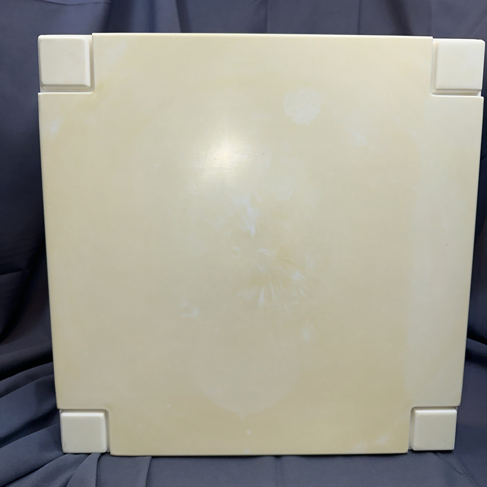 1980s Cube End Side Table Removable Legs 14x14x14 ****Discolored Plastic