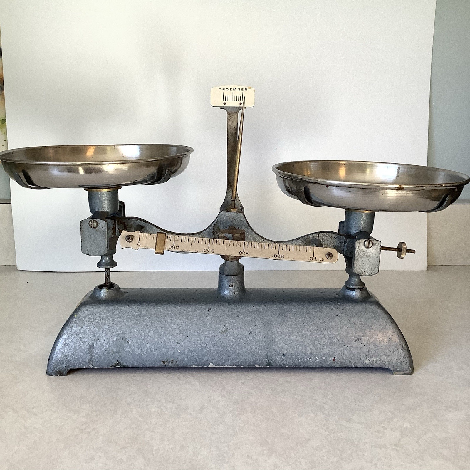 VINTAGE Henry Troemner APOTHECARY Balance SCALE Metal .01 lb. With 2 Trays